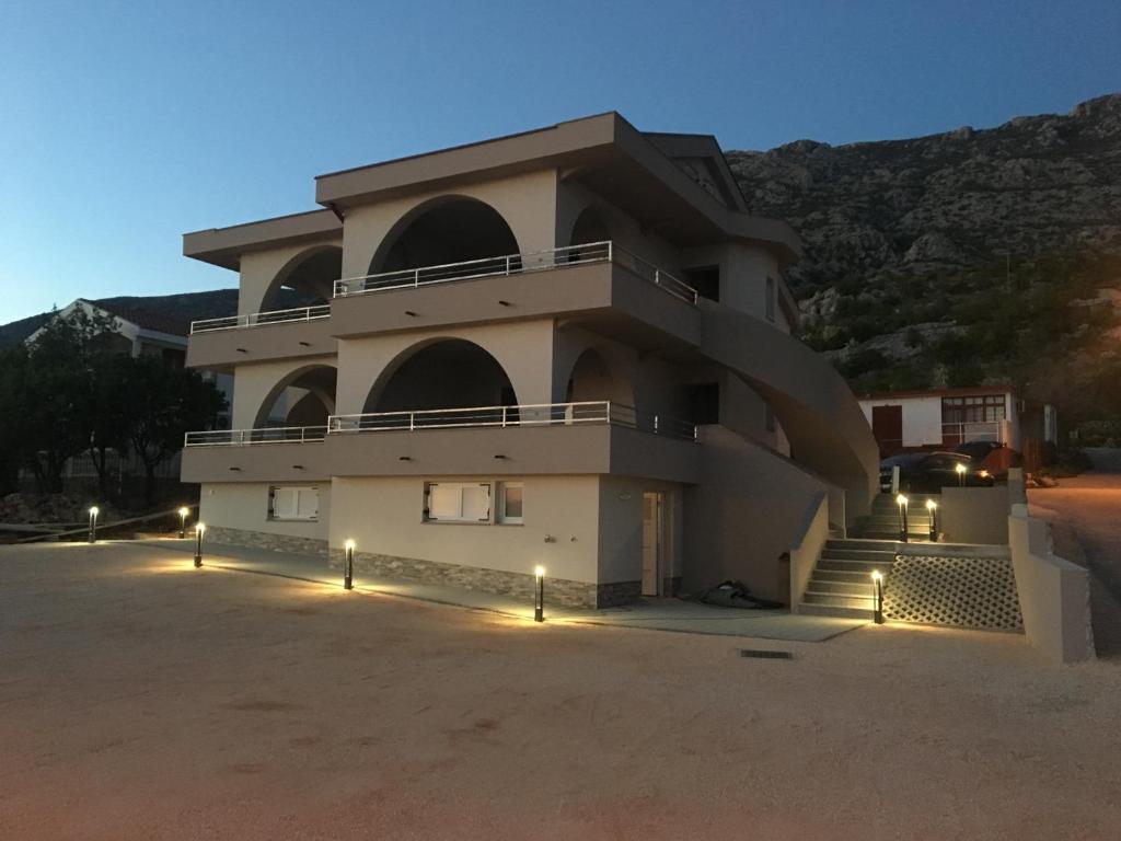 Budova, kde se apartmán nachází