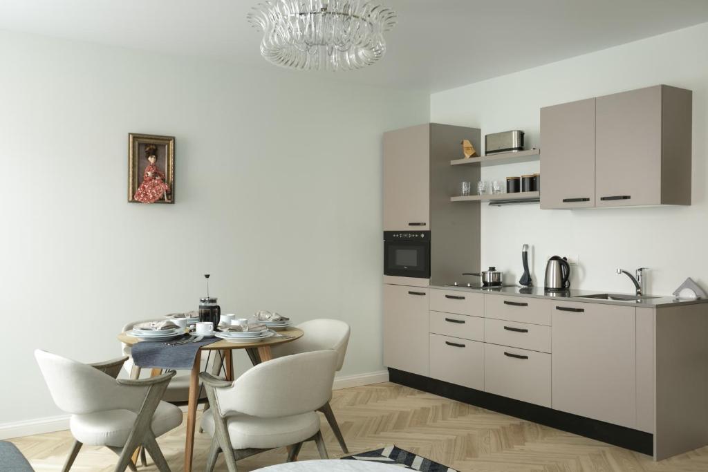 Kuchyň nebo kuchyňský kout v ubytování Dönhoff Residence