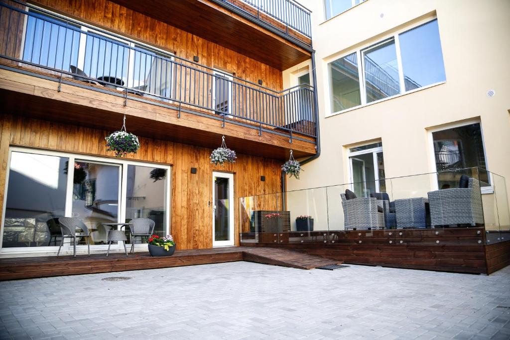 Budova, kde se aparthotel nachází