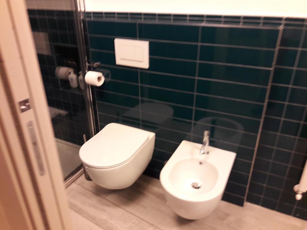 Łazienka w obiekcie Santa Marta Rooms - Vernazza