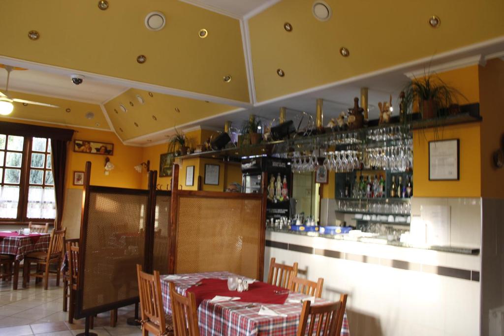 Lounge alebo bar v ubytovaní Kisherceg Szálláshely
