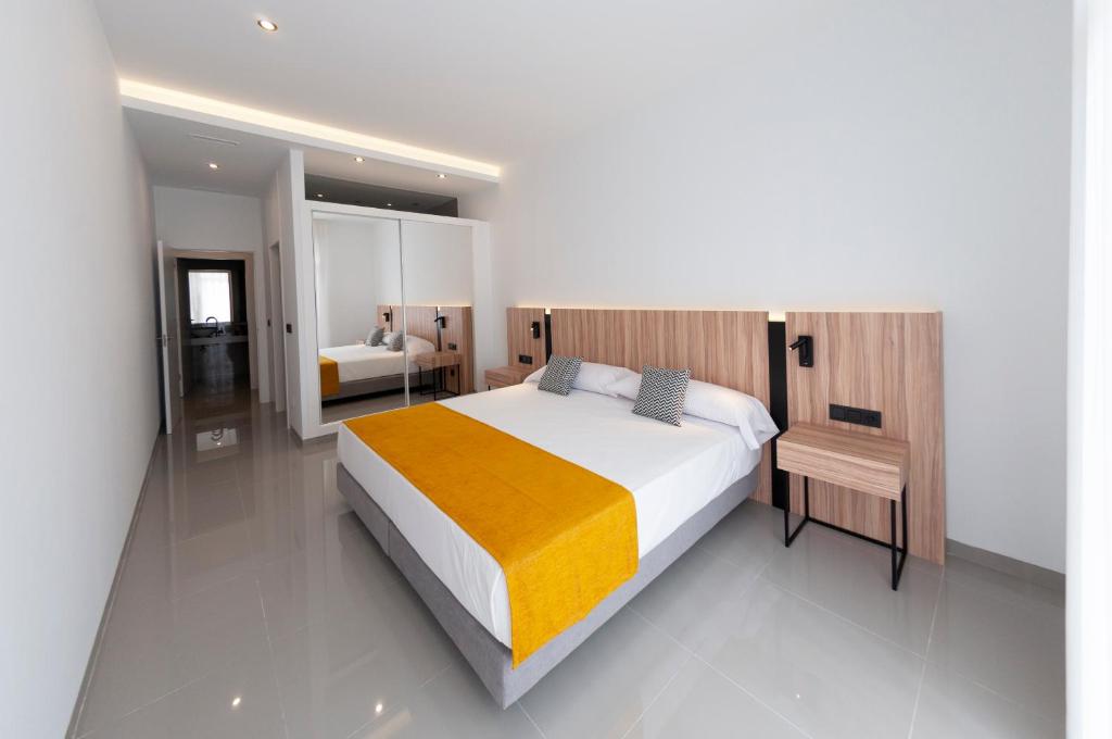 Apartamentos La Laguna I Luxury Apartments, Guardamar del ...
