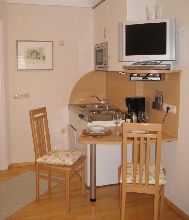 A kitchen or kitchenette at Winzerhaus Friedrich