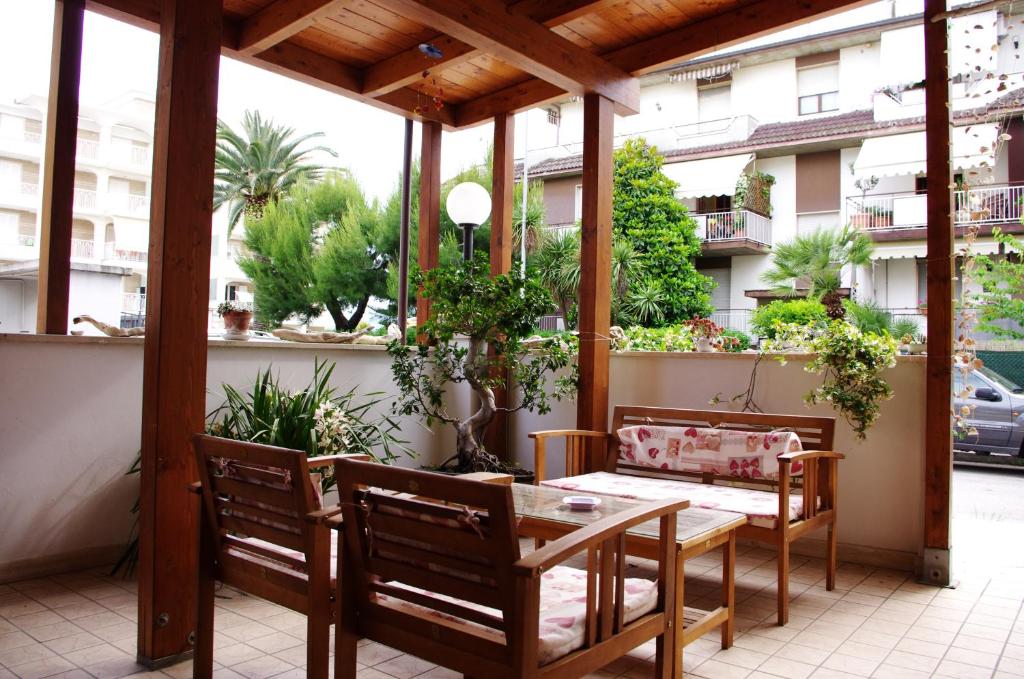Majoituspaikan Hotel La Playa ravintola tai vastaava paikka