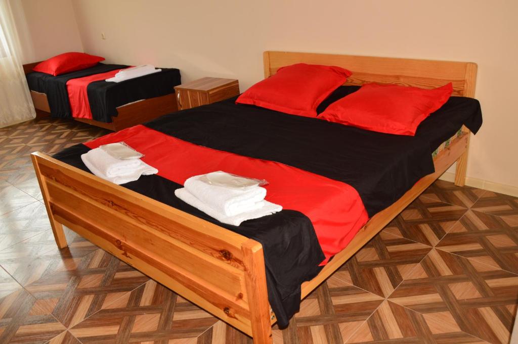 Postel nebo postele na pokoji v ubytování Kobuleti Pines Resort