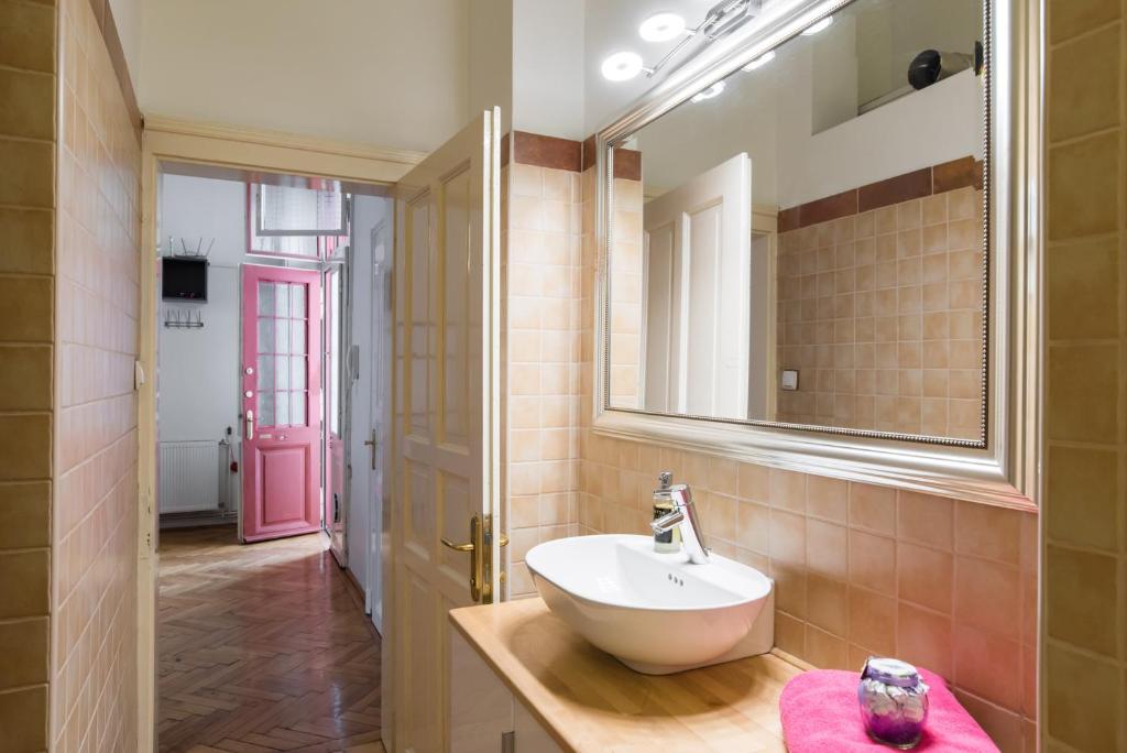 Kúpeľňa v ubytovaní Broadway Apartment Budapest