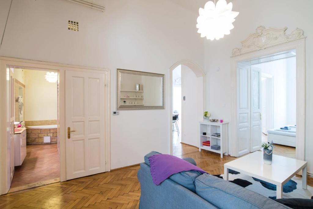 Kuchyňa alebo kuchynka v ubytovaní Broadway Apartment Budapest