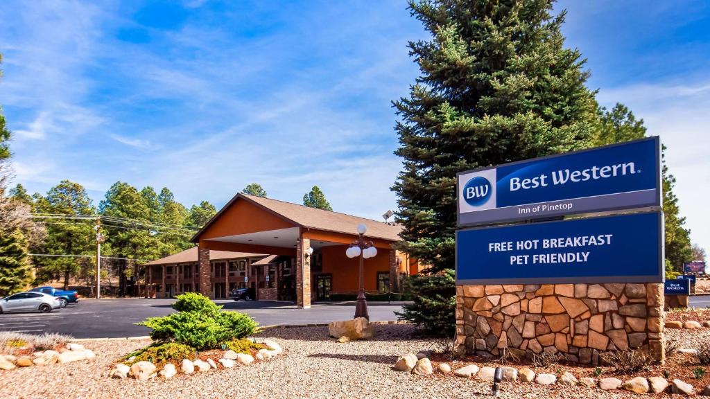 a best western sign in front of a building at Best Western Inn Of Pinetop in Pinetop-Lakeside