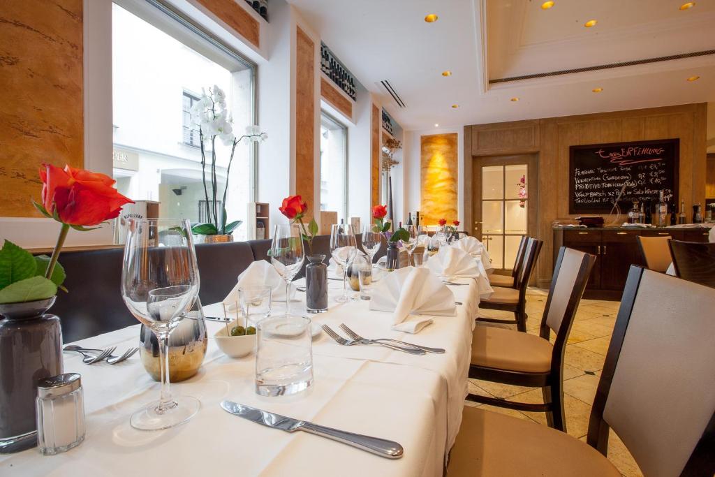 Hotel an der Oper - Resim 26