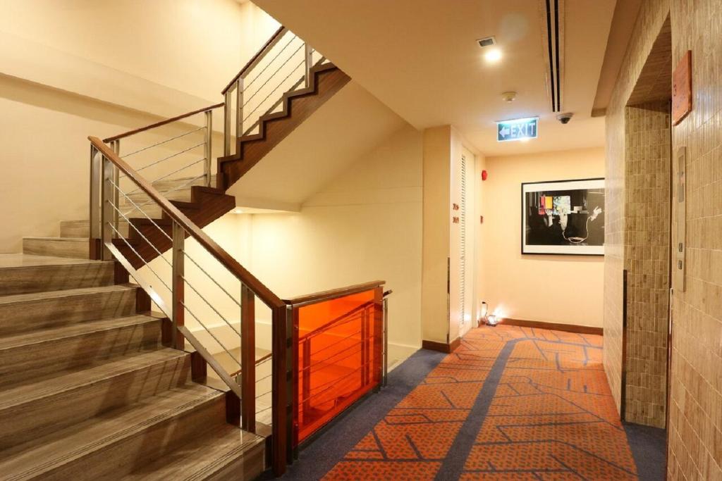 On 8 Sukhumvit Nana Bangkok by Compass Hospitality - Resim 14