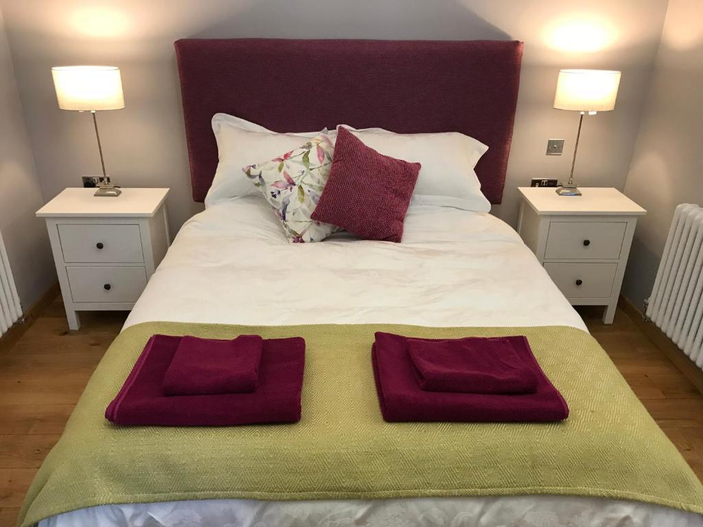 Postel nebo postele na pokoji v ubytování Curbar Hillside B&B