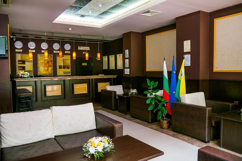 Lounge nebo bar v ubytování Hotel Kabile