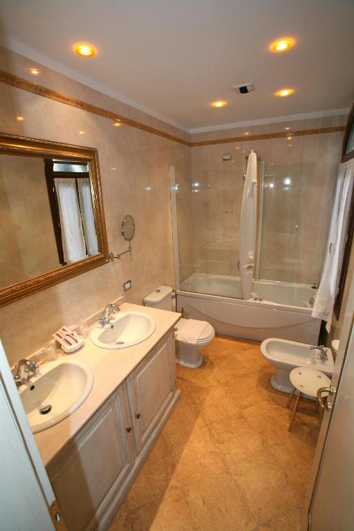 رزرو هتل و هاستل، مسافرخانه Ca' del Brocchi, 09037376597