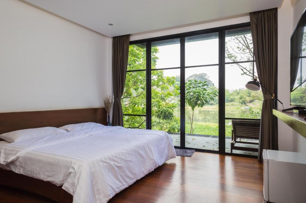 Photharam126 Resort - 豪华王室供河景