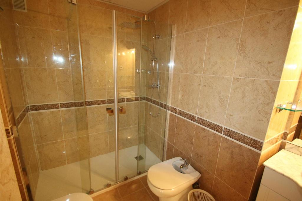 A bathroom at Apartamento Les Palmeres