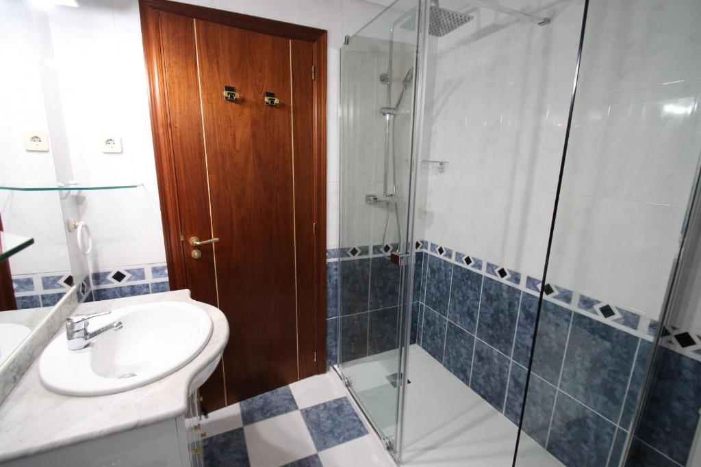 A bathroom at Apartamento Les Palmeres