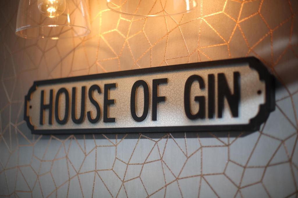 Tiffany's Hotel - Resim 36