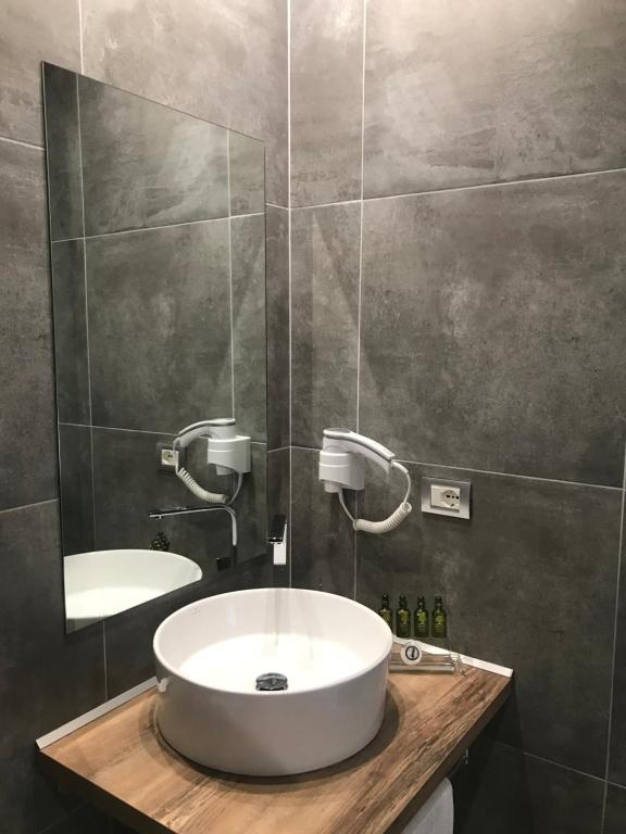 Golden View Residence - Image 8