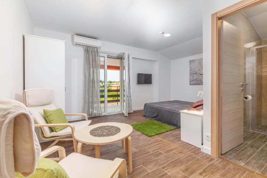 Posedenie v ubytovaní Villa Polion Valbandon