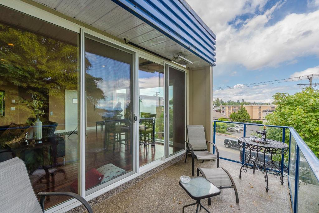 Balkón nebo terasa v ubytování Luxury Penthouse Downtown Nanaimo