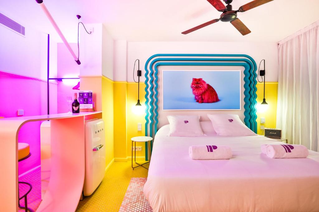 Paradiso Ibiza Art Hotel - Adults Only, Bahia de Sant Antoni ...