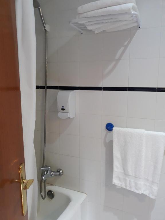 Gistihús Hostal Rural El Campito (Spánn San Martín del ...