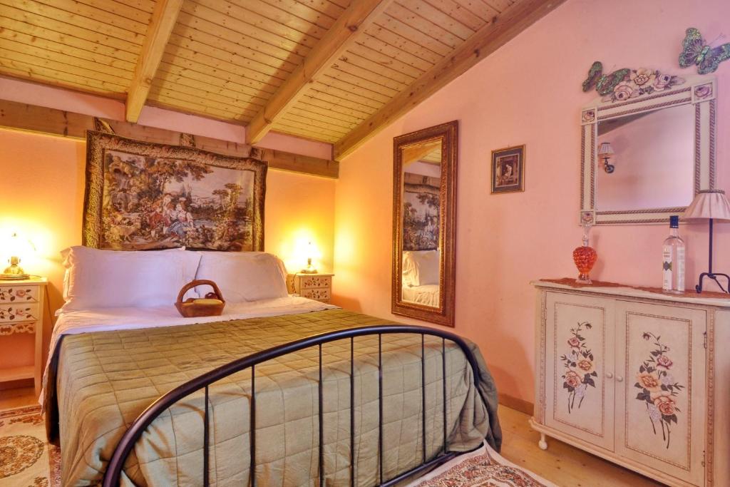 Postel nebo postele na pokoji v ubytování Pipitsa's Apartments