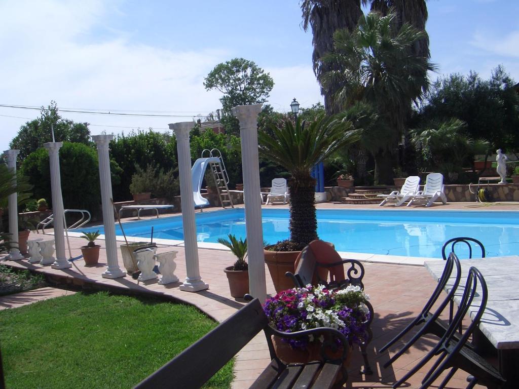 The swimming pool at or close to L'Oasi di Ambra Dependance
