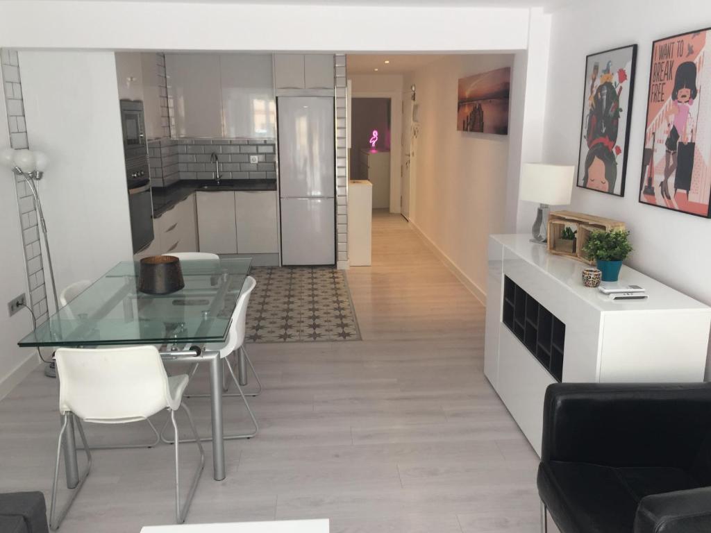 Kuchyň nebo kuchyňský kout v ubytování Casa Centro Benidorm