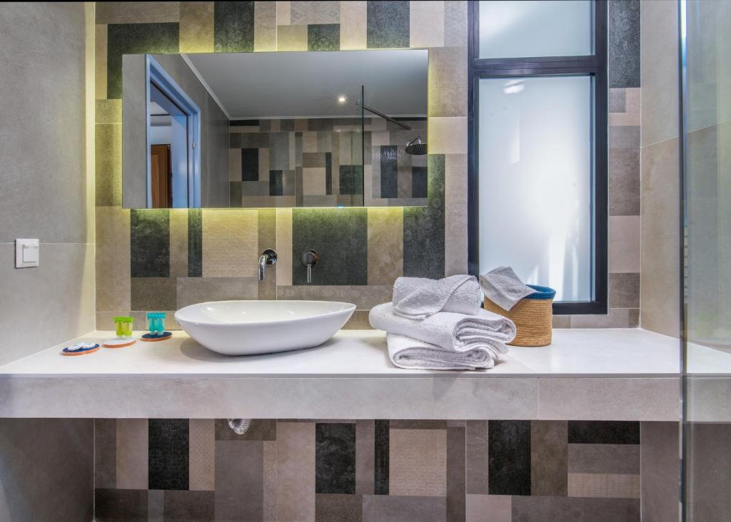 Assano Seafront Luxury - 5