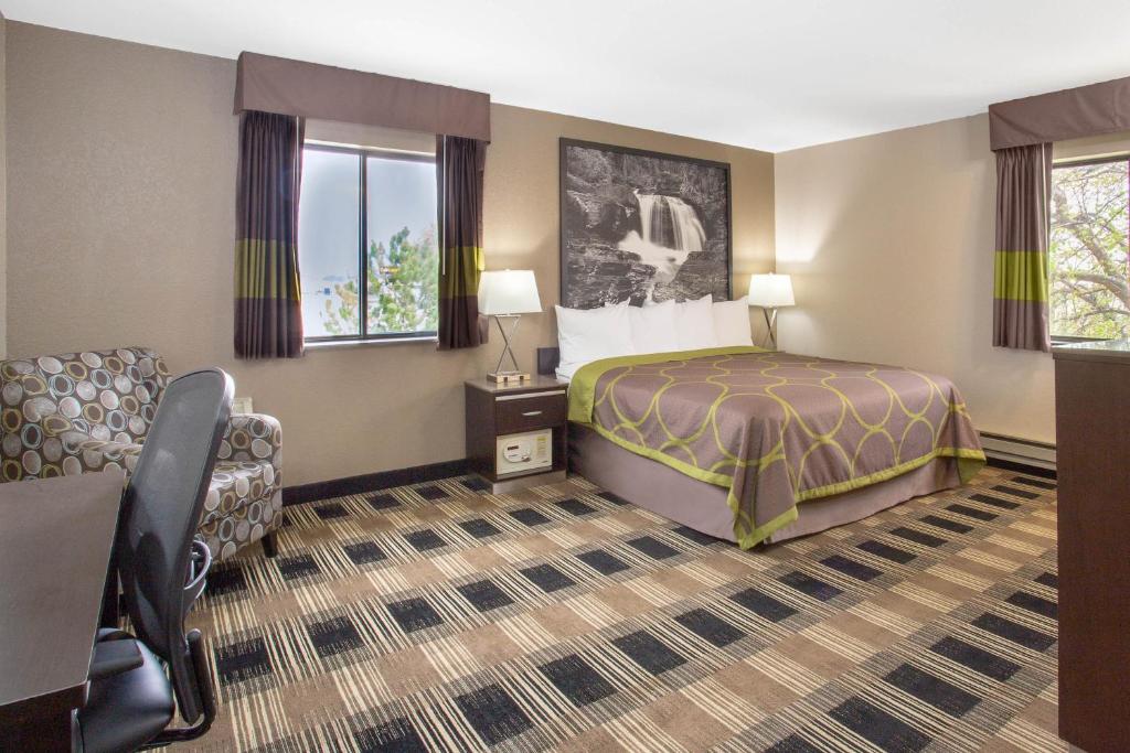 Super 8 by Wyndham Billings photo