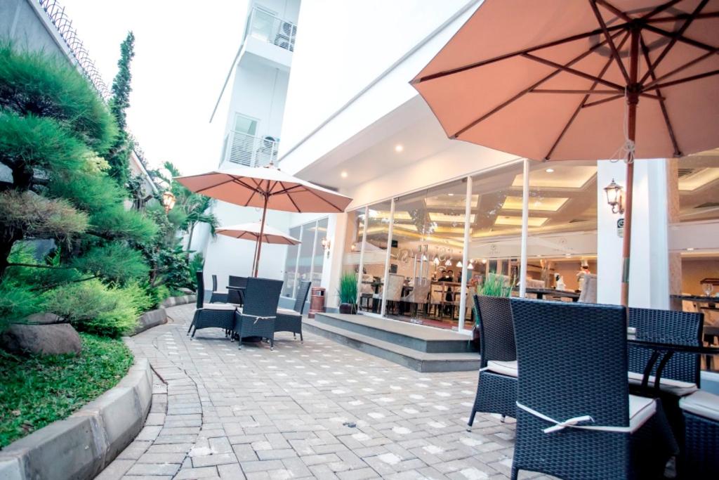 Restaurace v ubytování Savero Hotel Depok