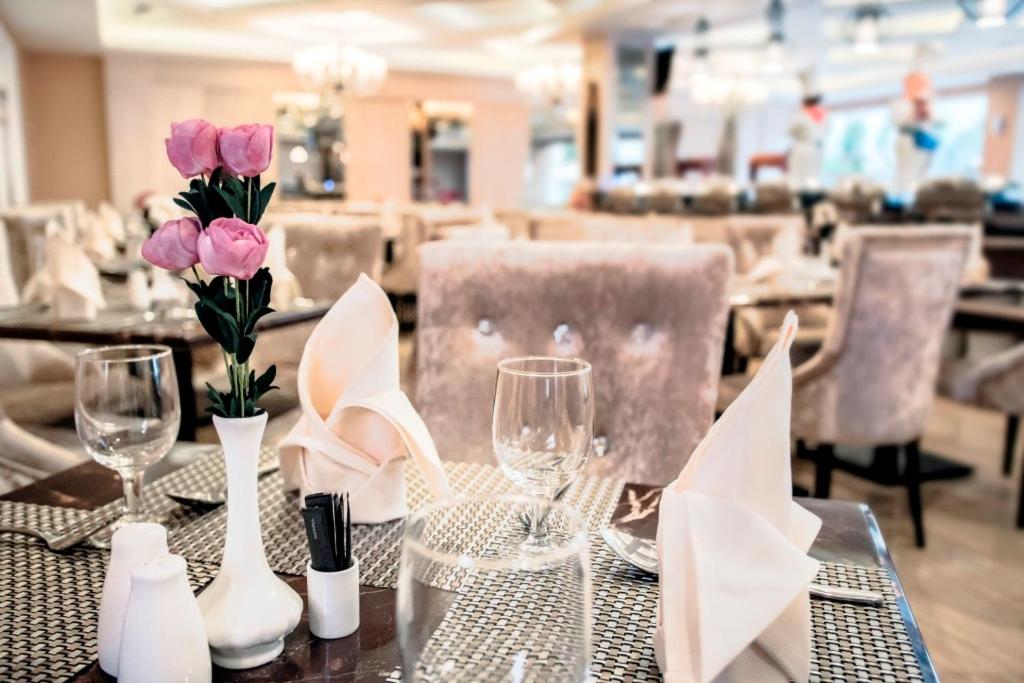 Nápoje v ubytování Savero Hotel Depok