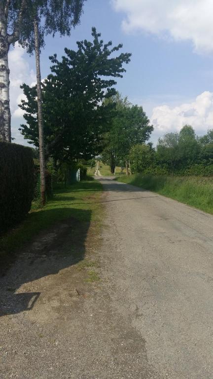 Příroda nedaleko venkovského domu