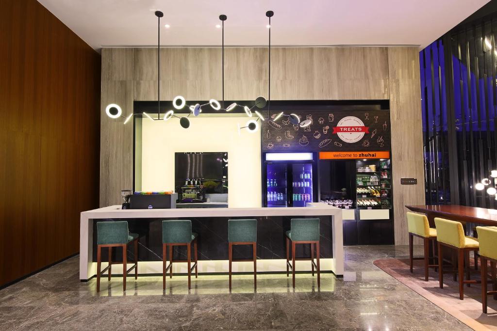 Kuchyň nebo kuchyňský kout v ubytování Hampton by Hilton Zhuhai Cheng Feng Plaza