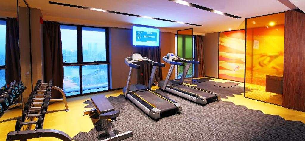 Fitness centrum a/nebo fitness zařízení v ubytování Hampton by Hilton Zhuhai Cheng Feng Plaza