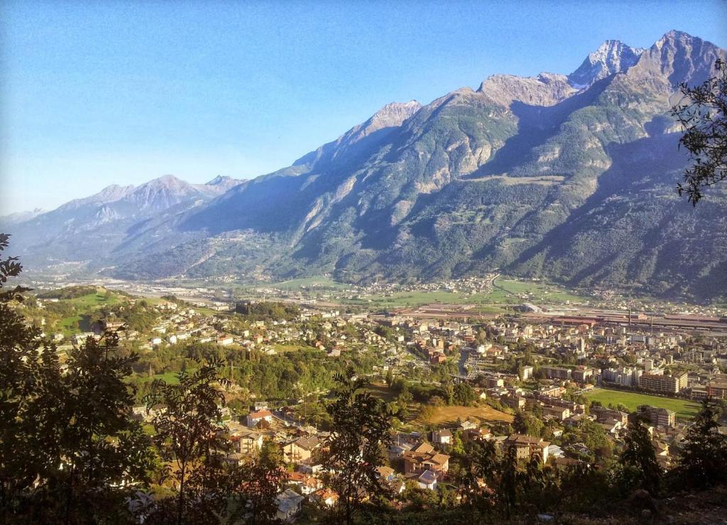 A general mountain view or a mountain view taken from a vendégházakat