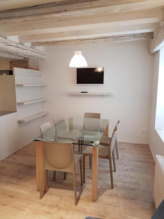 A kitchen or kitchenette at CORTE SCONTA Mini-Loft
