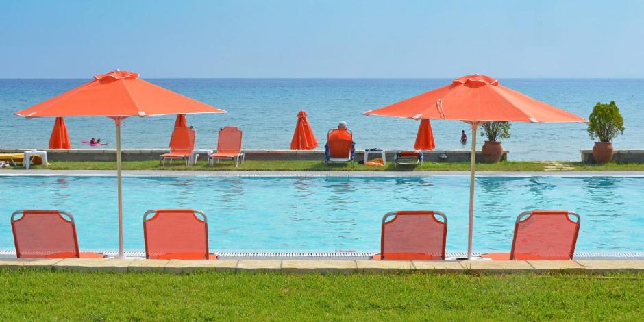 Bazén v ubytování Al Mare Hotel nebo v jeho okolí