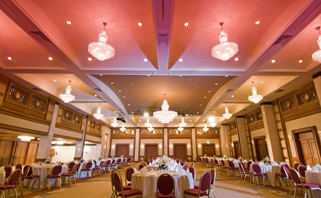 Restaurace v ubytování Danat Al Ain Resort