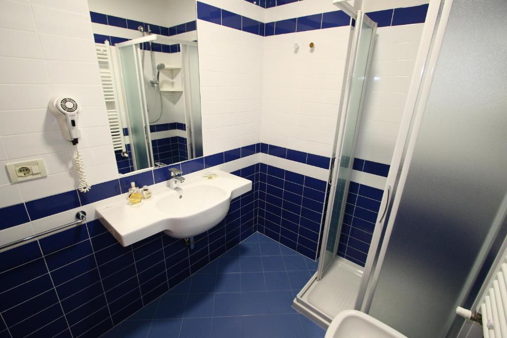 Koupelna v ubytování Hotel Boom