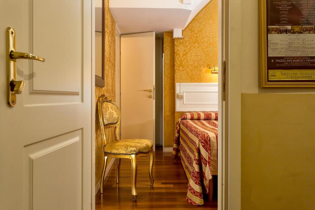 Gallery image of Residenza Goldoni in Venice