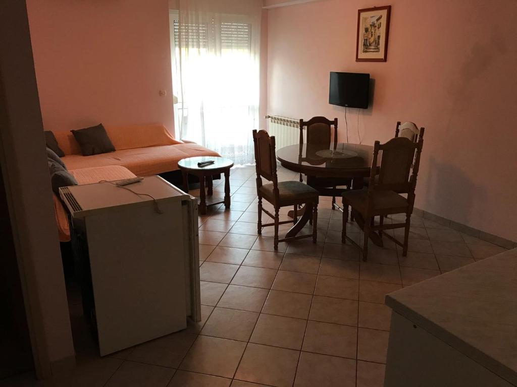 TV a/nebo společenská místnost v ubytování Guest House Ivo