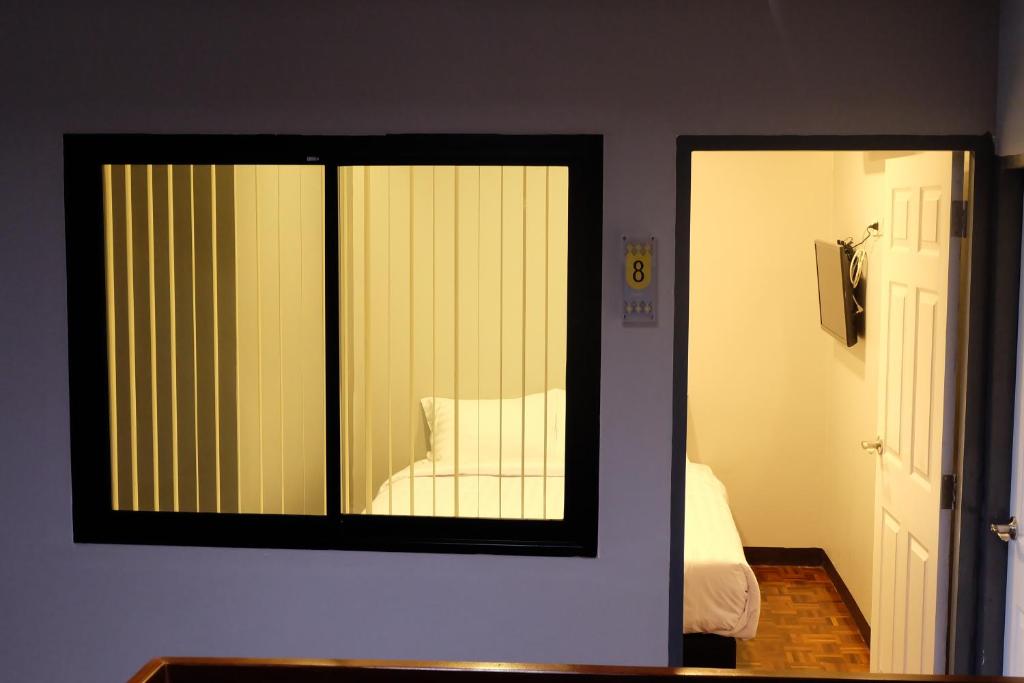 Lux Rooms Night Bazaar - Resim 17