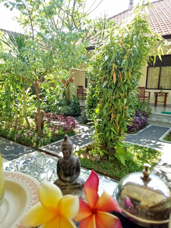 Zahrada ubytování Krisda Ubud Guest House