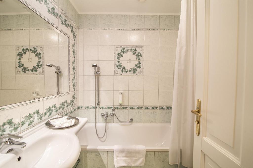 Karlsbad Grande Madonna - 4