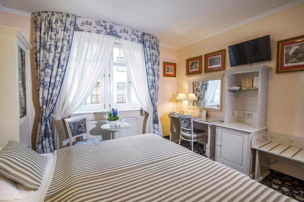 Karlsbad Grande Madonna - 2