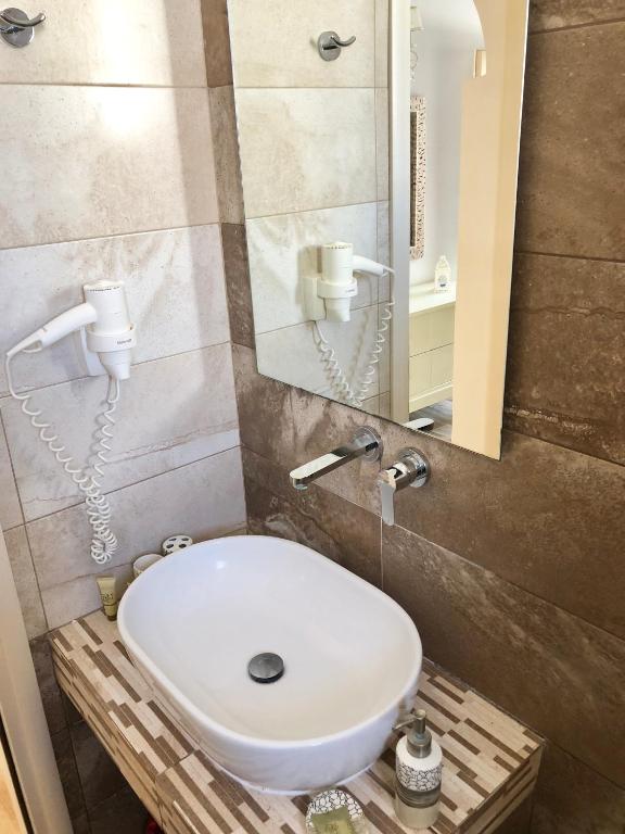 Maria's Residence - 11