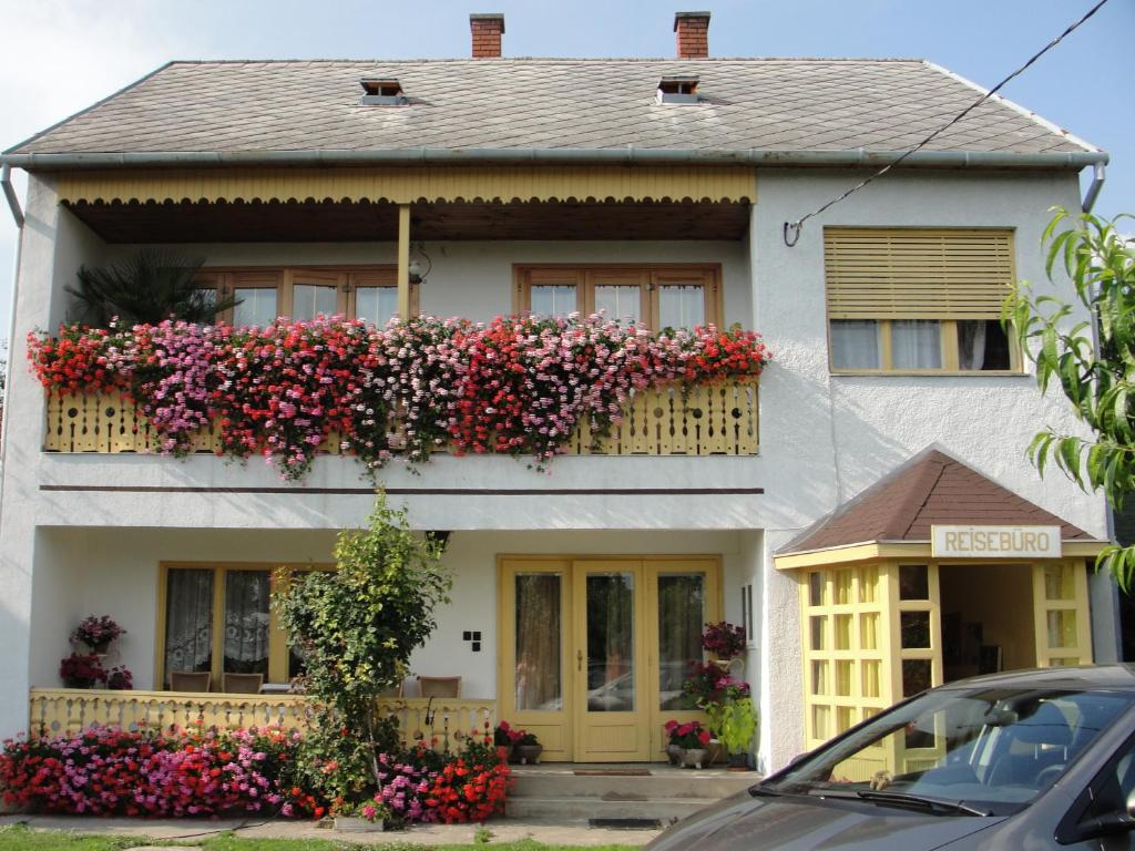 Budova, v ktorej sa dovolenkový dom nachádza