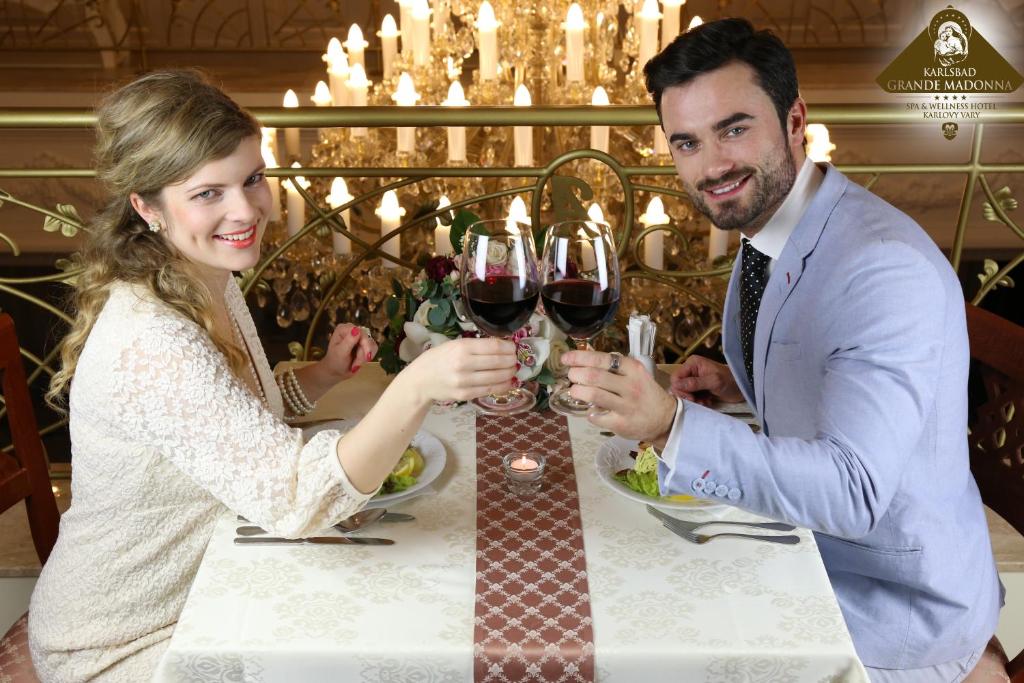 Karlsbad Grande Madonna - Resim 23